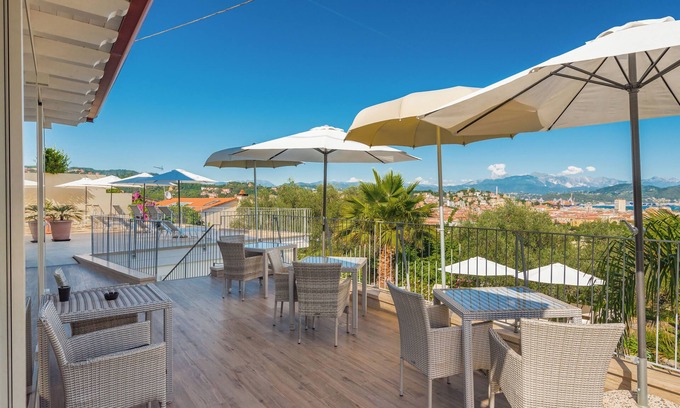 La Spezia House | Inviting Dreams Guest House with Pool and Family Amenities