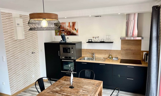 Mers-les-Bains Apartment | Idyllic Oceanfront Retreat: Dreams of the Sea Awaits