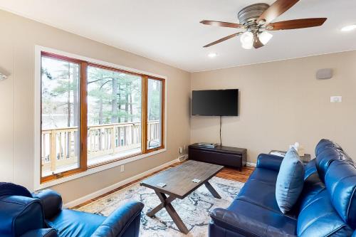 Tomahawk House | Discover Dreams on the Lake: Pet-Friendly with Ocean Views
