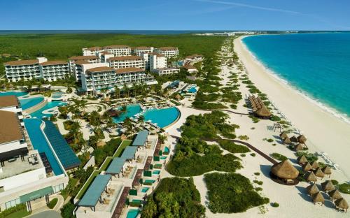 Playa Mujeres Resort | Explore Dreams Playa Mujeres: All-Inclusive Beachfront Retreat
