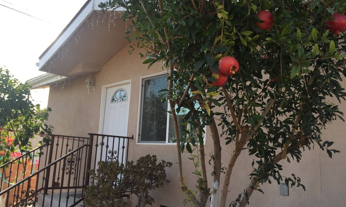 Burbank House | Dreams & Streams: Romantic Patio Retreat with Top Amenities
