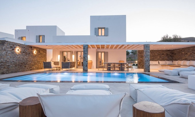 Antiparos Villa | Elegant 5 BDR Antiparos Villa with Private Pool & Breakfast
