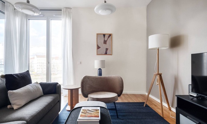 Charlottenburg Apartment | Family-Friendly 3BR in Charlottenburg near Tiergarten