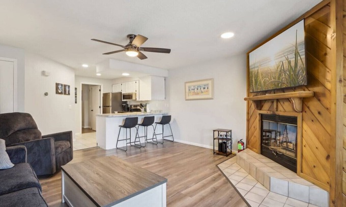 Lake Delton Condo | Family & Couple Retreat at Dreamy Dells Oasis