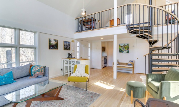 Philipstown Cottage | Idyllic Hudson Valley Cottage with Spa & Park Views