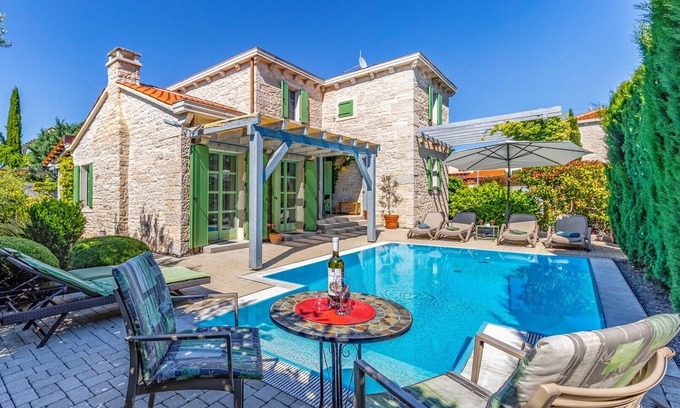 Liznjan Villa | Enchanting Zelda Retreat with Pool and Scenic Greenery