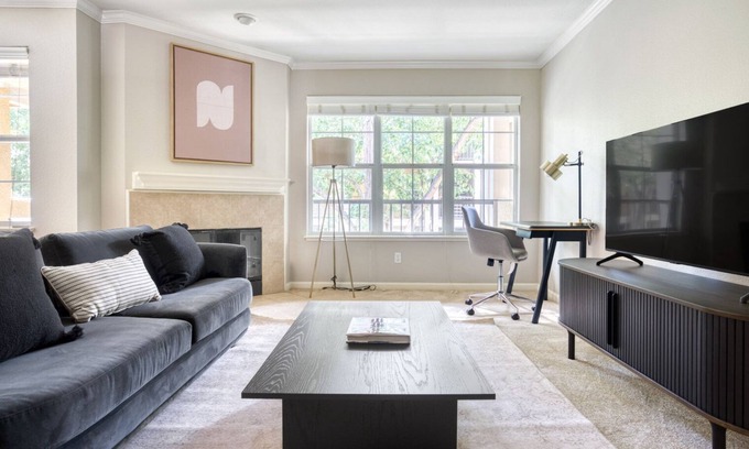 Santa Clara Apartment | Modern Santa Clara 2BR Retreat with Pool and Gym Access