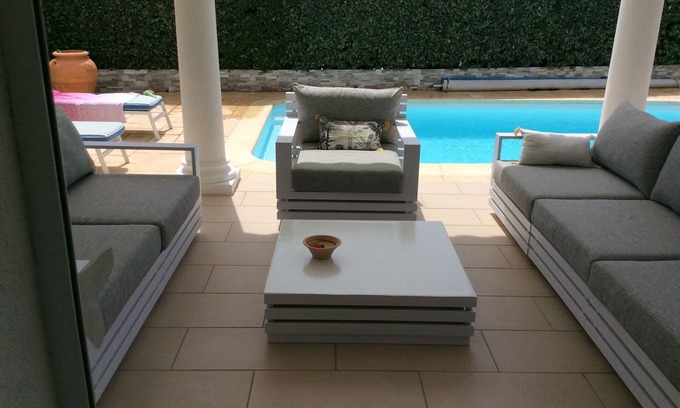 Plage de la Garonnette Villa | Paradise Awaits: Luxury Villa by the Sea with Heated Pool
