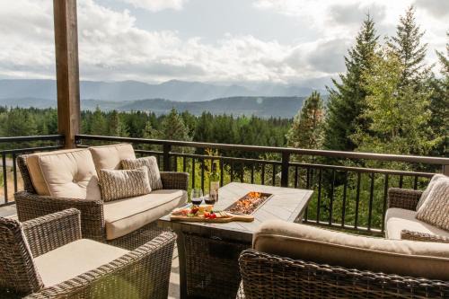 Ronald House | Scenic Mountain Retreat: 5BR Home with Pool & Hot Tub