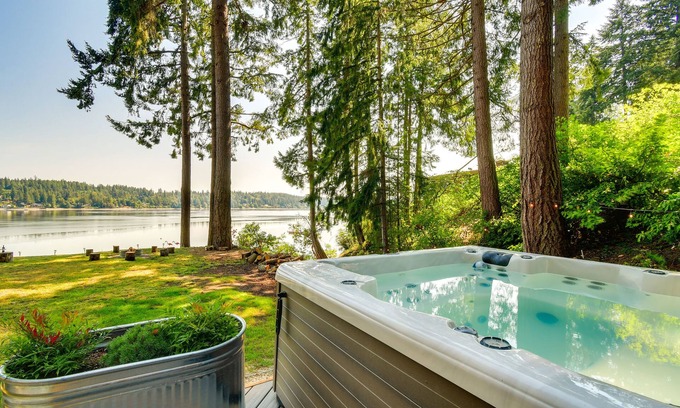 Olympia Cabin | Idyllic Wooded Cabin with Private Beach & Kayaks – Rated 9.8