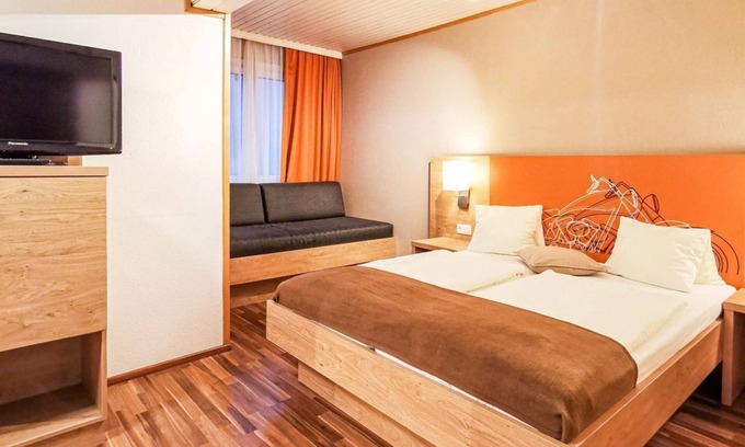 Treffen House | Comfortable Triple Room at Hotel Kuchlerwirt