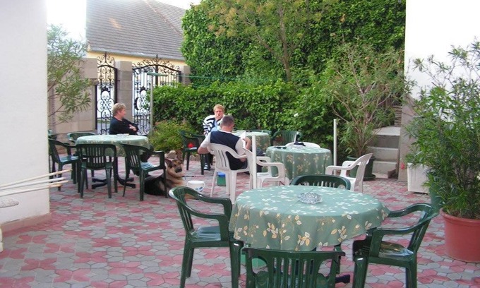 Podersdorf am See House | Comfortable Triple Room with Breakfast at Hotel Gästehaus Herlinde