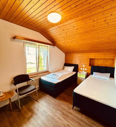 Heiden House | Dreibettzimmer mit eigenem Bad und Seeblick
