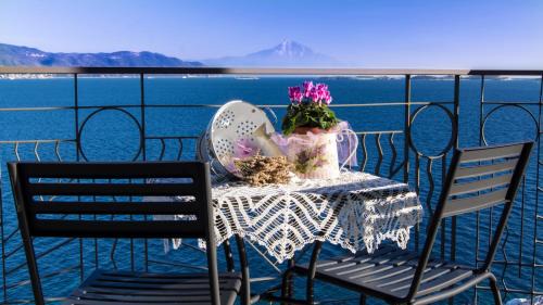 Aristotelis Apartment | Oceanfront Drenia Studios: Perfect for Families & Wheelchair Access