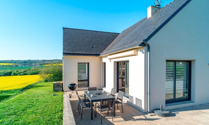 Plomodiern House | Dreon Ker – Calme à deux pas du bourg