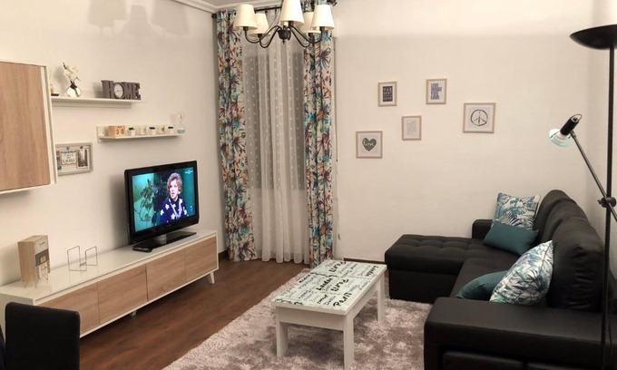 Logrono City Centre Apartment | Child-Friendly Retreat at Dres Castroviejo Peatonal