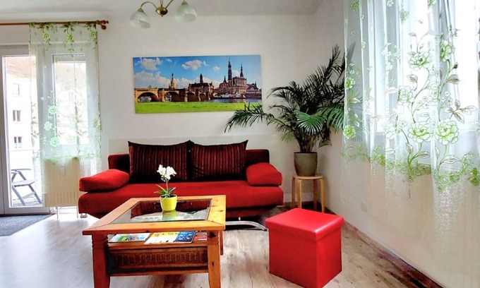 Striesen Apartment | Experience Family Fun at Dresden Großer Garden Hotel