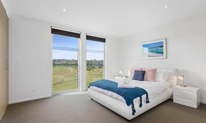 Fingal Bed & Breakfast | Ideal Golf Retreat Near St Andrews Beach with Kitchen Access