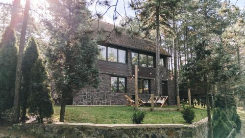 Divcibare Apartment | Discover Drey Divcibare: Pet & Child Friendly Retreat