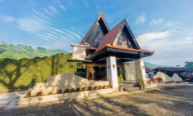 Pasirjambu Hotel | Discover Driam Riverside Resort: Family-Friendly Getaway