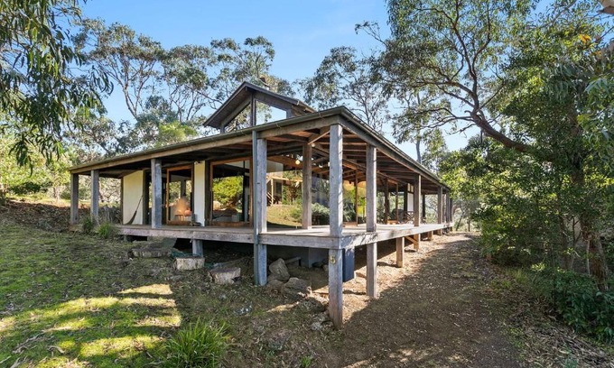 Lorne House | Dridan House: Guest Rated 9.7, Pet & Child Friendly Retreat