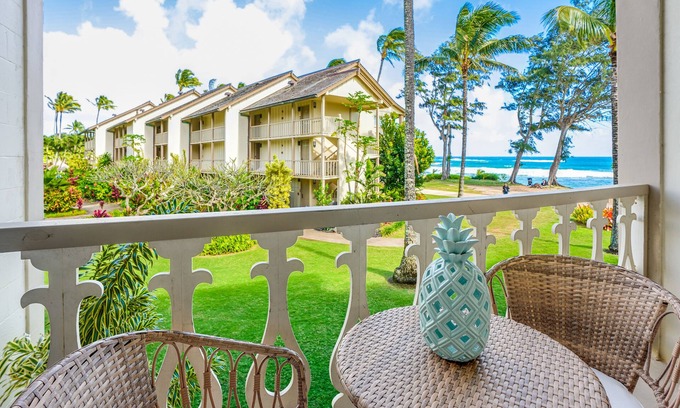 Wailua Apartment | Oceanview Retreat at Islander on the Beach - Rated 10/10