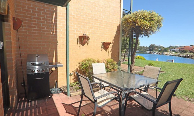 Sussex Inlet House | Driftwood: Family-Friendly Retreat with Pool & 9/10 Rating