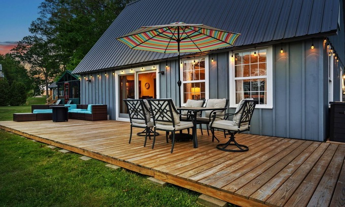 Belgrade Cottage | Lake Great Pond: Dog-Friendly Retreat with Kayak Adventures