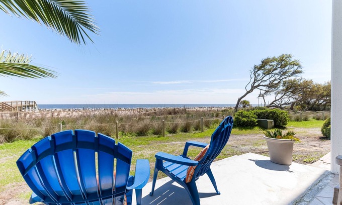 Jekyll Island Condo | Idyllic Driftwood Paradise with Ocean View & Spa Amenities