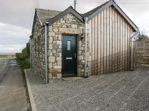 Roosebeck House | Exceptional Driftwood Studio: 4-Star Pet-Friendly Retreat