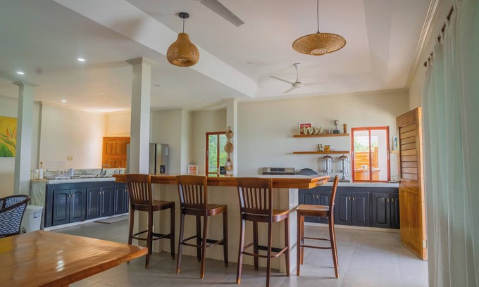Hopewell Villa | Driftwood Suite: A View to Savor