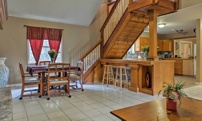 Dripping Springs House | Charming Dripping Springs Home with Pool & Deck Near Venue