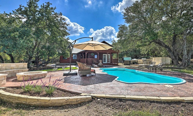 Dripping Springs Cabin | Dripping Springs Cabin with Incredible Hill Country Views