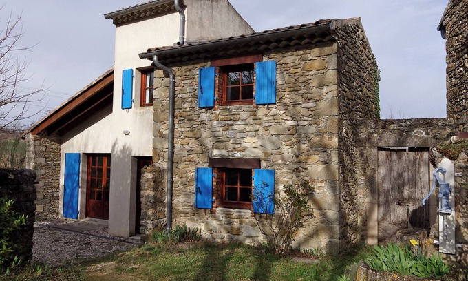 Pont-de-Barret Cottage | Indulge in Comfort at Gîte La Colline - Guest Rated 10/10