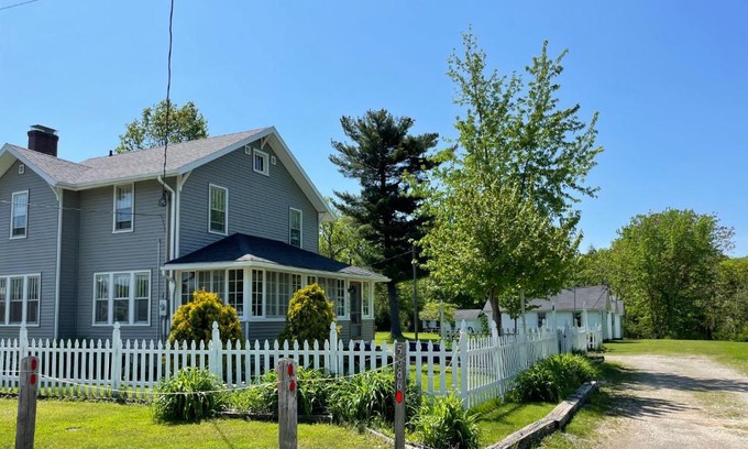 Geneva-on-the-Lake House | Idyllic Drop Anchor Cottages with Family-Friendly Amenities
