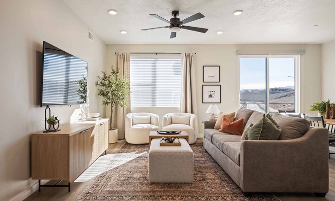 St. George Condo | Relax in Style: 2 Bedroom Sky Deck with Lagoon Access