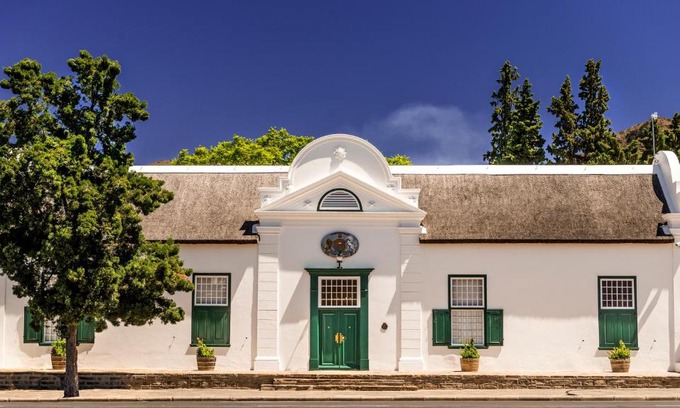 Graaff-Reinet Hotel | Experience Luxury at the Drostdy Hotel - 5-Star Getaway