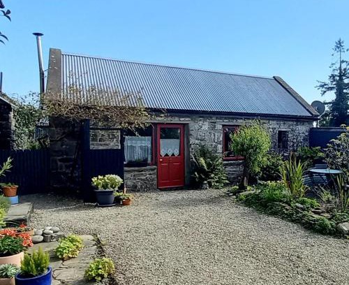 Broadford House | Cozy Druid Cottage with Breakfast & 9.6/10 Guest Rating