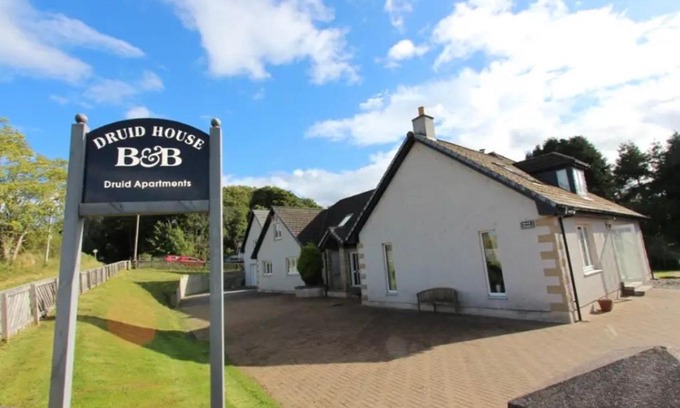 South Galson Bed & Breakfast | Discover Druid House B&B: Top-Rated with Kitchen Access
