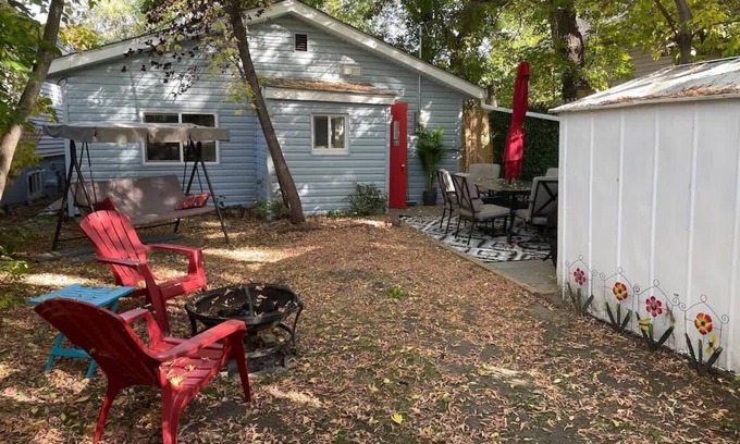 Drumheller House | Drum Cottage Summary: