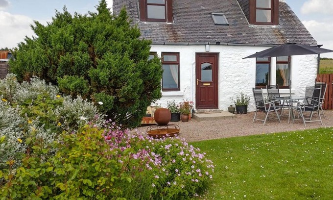 Kilmory House | Guest Rated 10/10: Drumla Cottage with Hot Tub & Family Fun