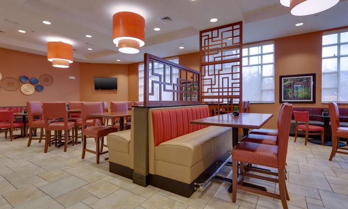 South Baton Rouge Hotel | Discover Drury Inn & Suites Baton Rouge with Top Amenities