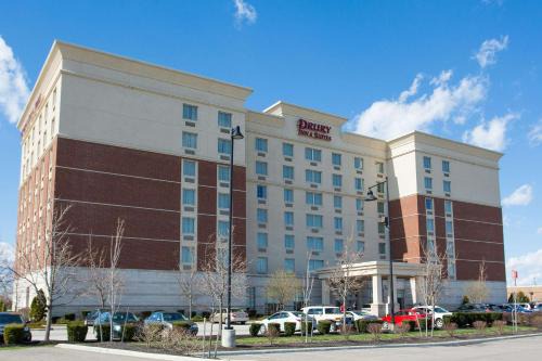 Grove City Hotel | Pet-Friendly Drury Inn & Suites in Grove City, Rated 9.1/10