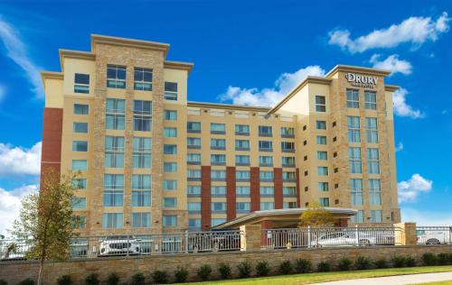 Frisco Hotel | Exceptional Drury Inn & Suites Dallas Frisco: Pet-Friendly Stay