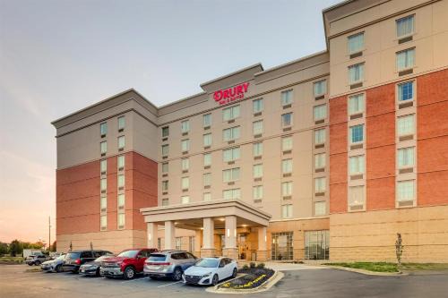 Dayton Hotel | Comfortable Drury Inn & Suites Dayton North - Pet Friendly Stay