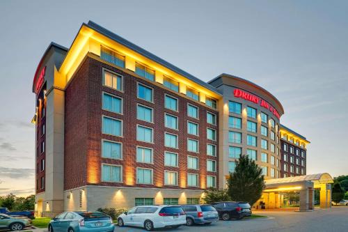 Grand Rapids Hotel | Discover Drury Inn & Suites Grand Rapids: Pet Friendly Comfort