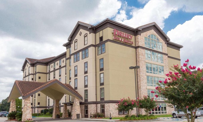 Lafayette Hotel | Family-Friendly Drury Inn & Suites Lafayette - Rated 9/10