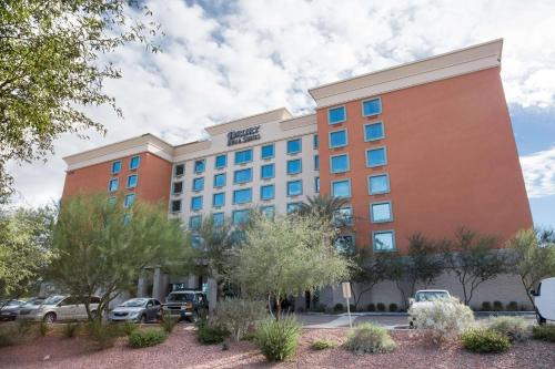 Deer Valley Hotel | Pet Friendly Retreat at Drury Inn & Suites Phoenix Happy Valley