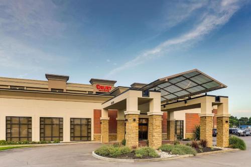St. Joseph Hotel | Pet-Friendly Drury Inn & Suites St Joseph with Pool Access