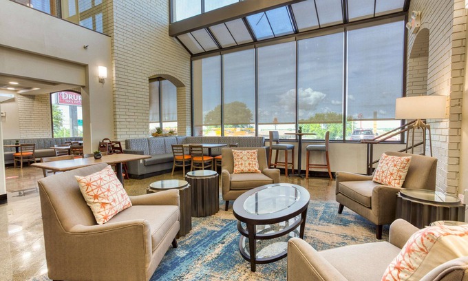 Collinsville Hotel | Top-Rated Drury Inn & Suites St. Louis Collinsville Awaits
